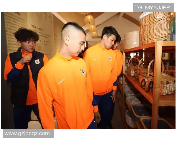 足球球星热心公益捐助行动彰显体育精神与社会责任